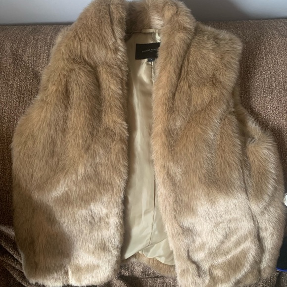 Faux fur vest - Picture 7 of 8